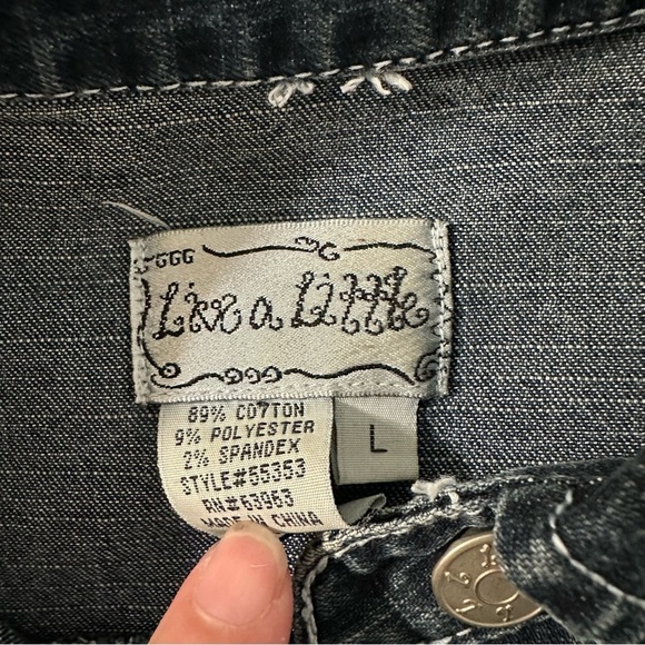 Live A Little women's jean jacket size large, pit to pit 21", length 22" - Picture 5 of 5